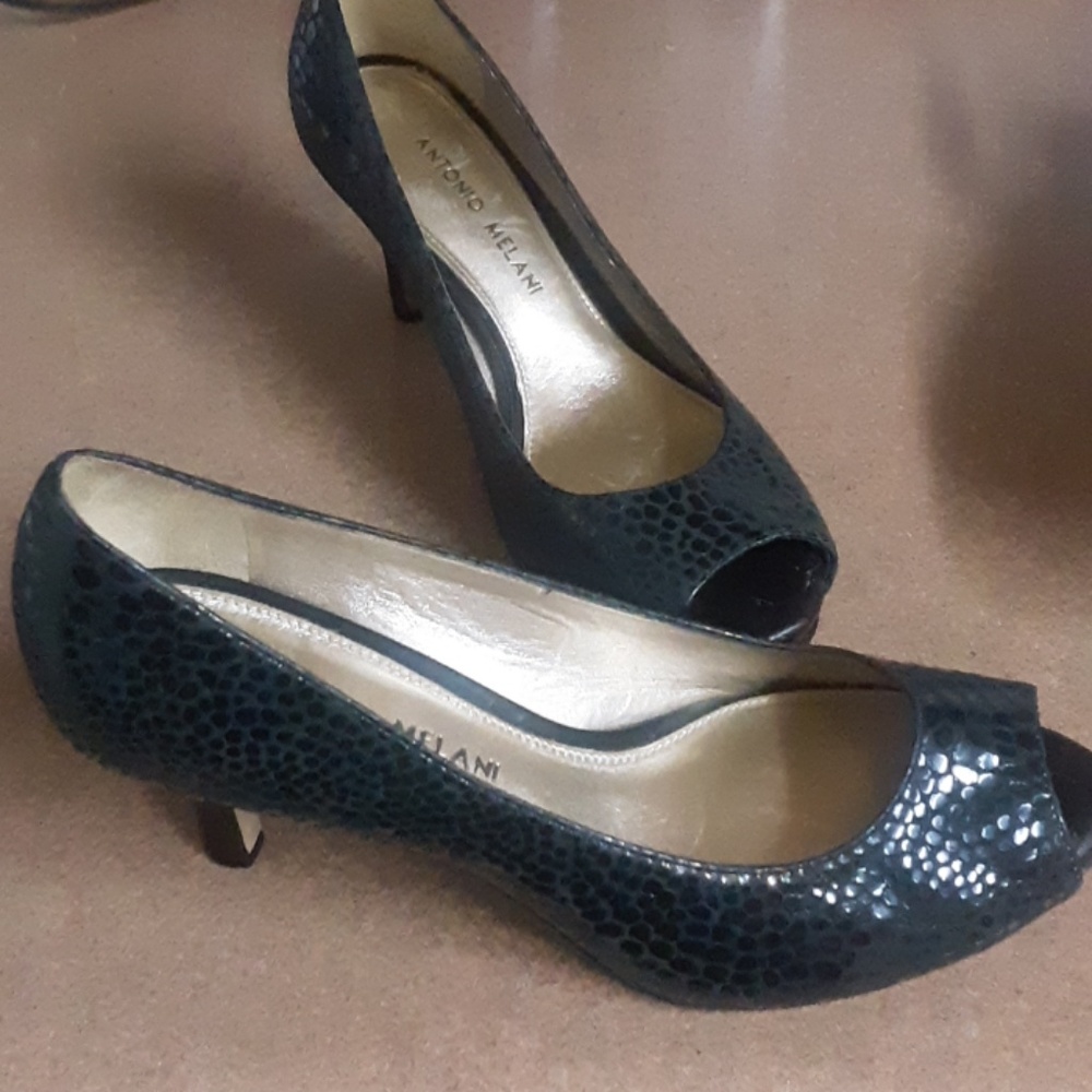 Black "snake scale" Antonio Melani pumps